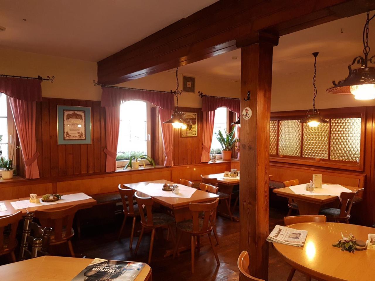 Landgasthof "Zur Linde" Irmelshausen Екстериор снимка