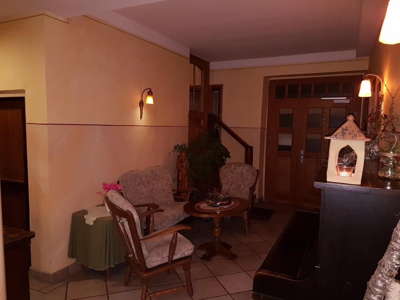 Landgasthof "Zur Linde" Irmelshausen Екстериор снимка